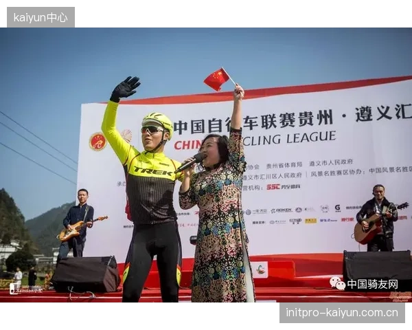 新协议通过严格的参赛条款约束所有车队,保障赛事商业价值稳定。 新协议通过严格的参赛条款约束所有车队,保障赛事商业价值稳定。